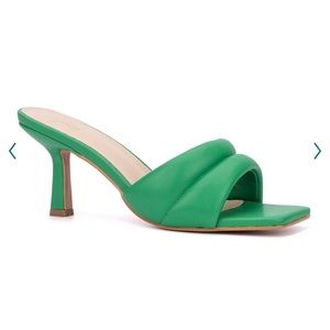 💖NY&C Green Heels💖